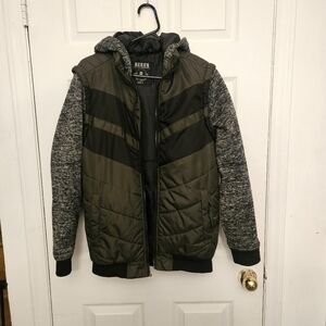 Used Men's Small Winter coat. No Zipper